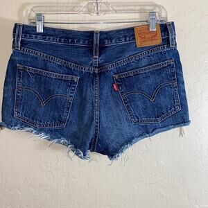 Levi’s 501 cut off jean shorts